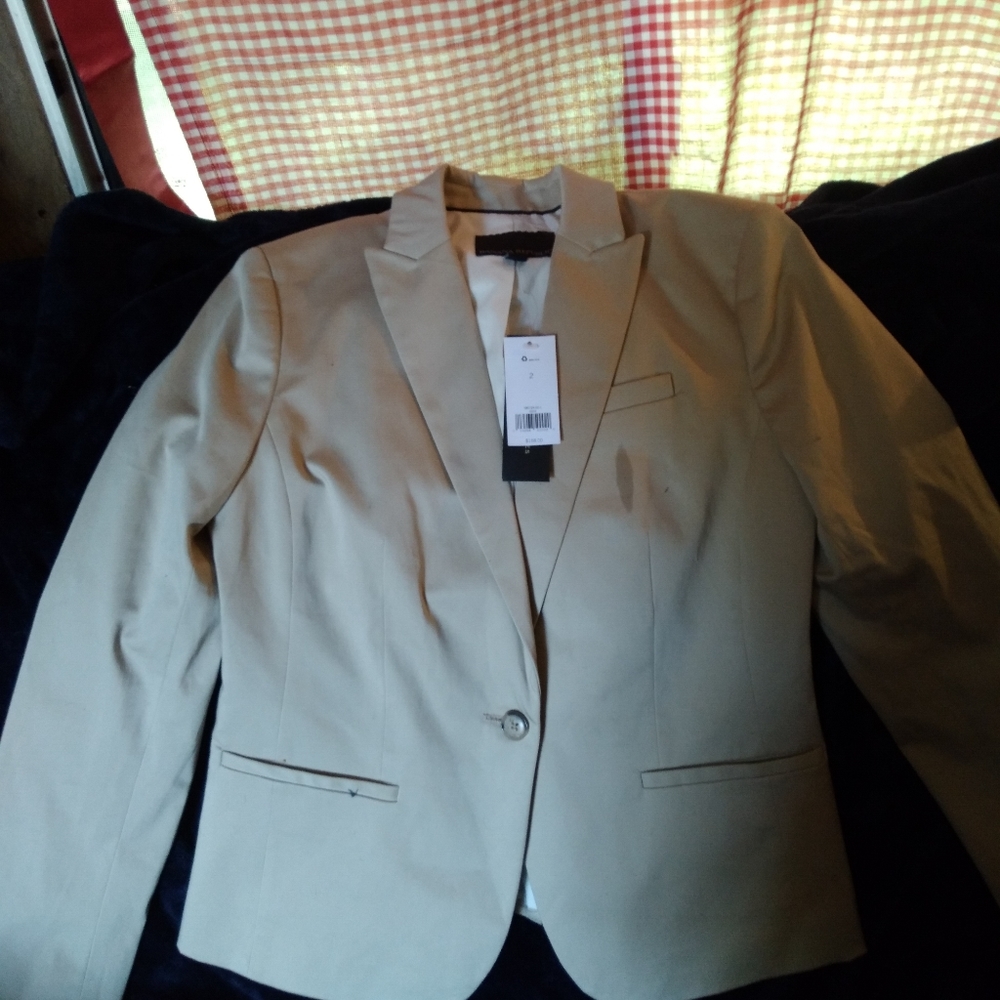Blazer - Picture 6 of 9